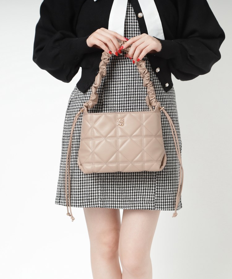 ロゴプレート付き キルティング2WAYショルダーバッグ