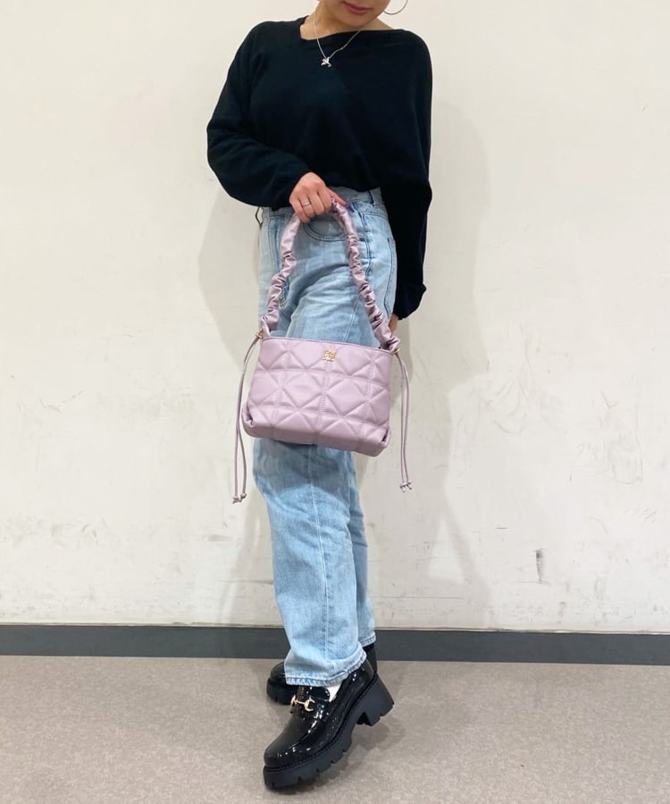 ロゴプレート付き キルティング2WAYショルダーバッグ ロゴプレート付き キルティング2WAYショルダーバッグ