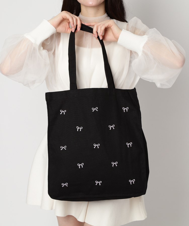 オーバー タッシェ(Ober Tashe)のリボン刺繍キャンバストートバッグ21