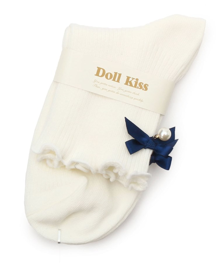 ドール キス(Doll Kiss)の13色展開リボン付きメローリブクルーソックス　靴下 アイボリー/ネイビー(093)