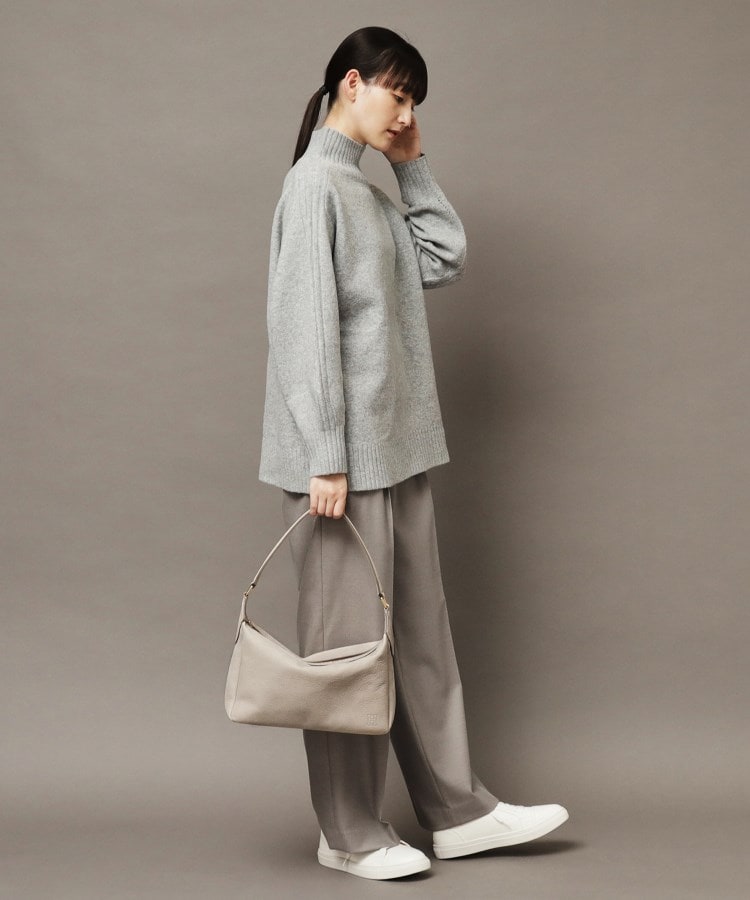 アルタレーナ】ヌバック レザーショルダーバッグ M 本革（商品