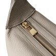 ヒロフ(HIROFU)の【アルタレーナ】ヌバック レザーショルダーバッグ M 本革（商品番号：P25-38401）11
