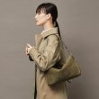 ヒロフ(HIROFU)の【アルタレーナ】ヌバック レザーショルダーバッグ M 本革（商品番号：P25-38401）22
