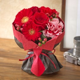 ヒビヤカダン(日比谷花壇)のそのまま飾れるブーケ「赤ネクタイのサラリーマン」 花束