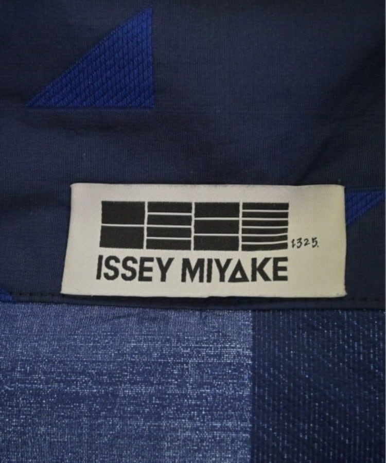 ISSEY MIYAKE イッセイミヤケ レディース カジュアルジャケット ISSEY MIYAKE イッセイミヤケ レディース カジュアルジャケット