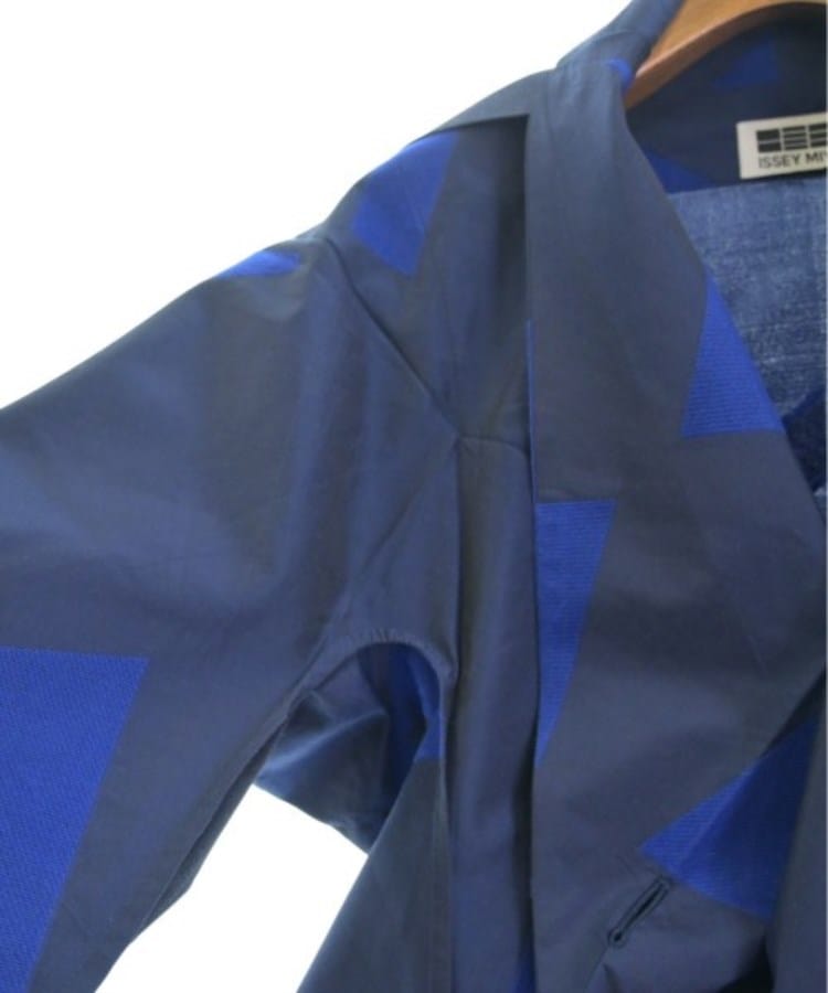 ISSEY MIYAKE イッセイミヤケ レディース カジュアルジャケット ISSEY MIYAKE イッセイミヤケ レディース カジュアルジャケット