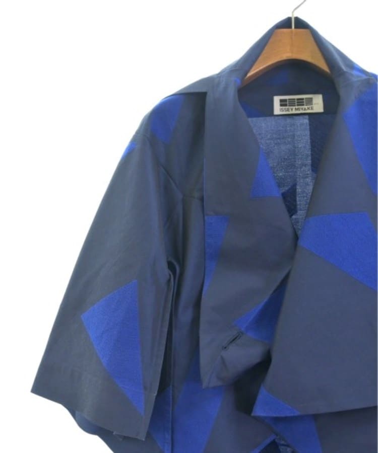 ISSEY MIYAKE イッセイミヤケ レディース カジュアルジャケット ISSEY MIYAKE イッセイミヤケ レディース カジュアルジャケット
