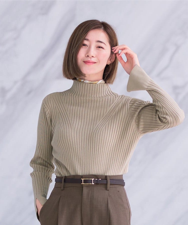 アンカーウーマン(ANCHOR WOMAN)の【S～L／吸湿発熱／静電気抑制】ハイネックプルオーバー【袖スリット】 グレージュ(050)