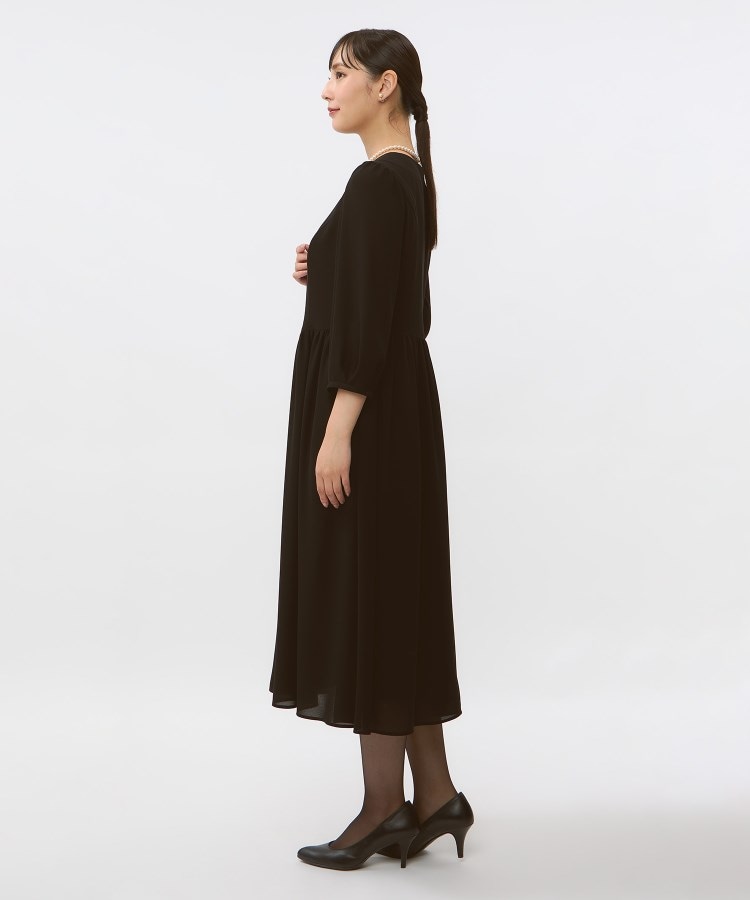 アンカーウーマン(ANCHOR WOMAN)の【洗える／S～LL】ウエストV切り替えギャザーワンピース【クルーネック】【礼服／喪服／ブラックフォーマル／セレモニー】2