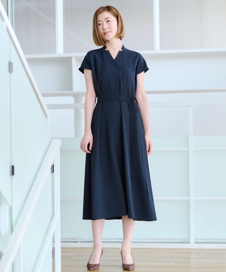 アンカーウーマン(ANCHOR WOMAN)の【キャミソールドレス付き】Vネックワンピース1