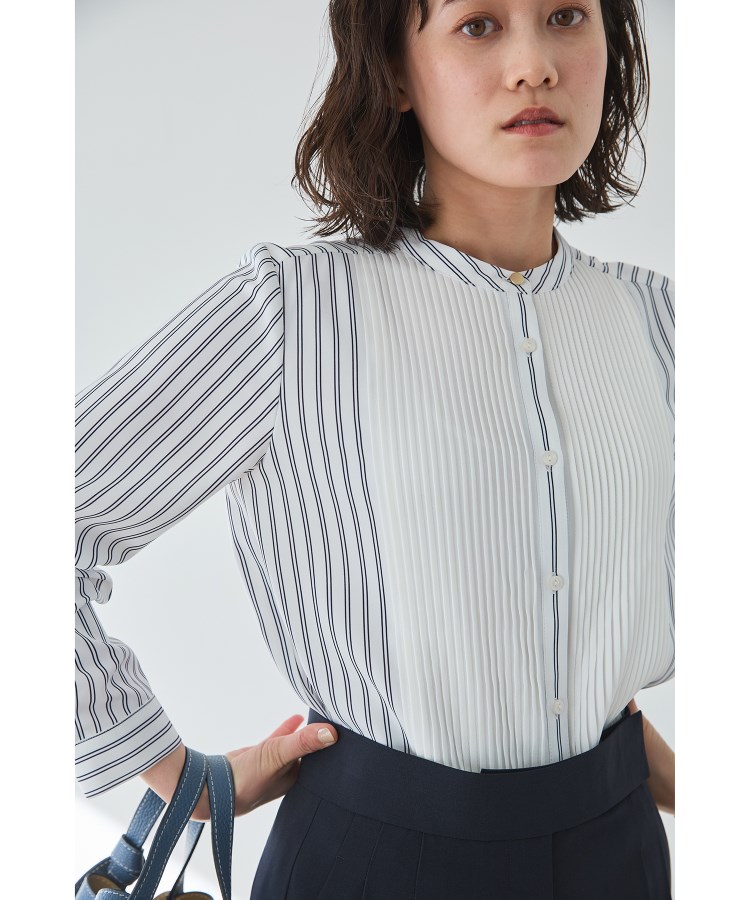 アンカーウーマン(ANCHOR WOMAN)の【洗える】ピンタックバイカラーブラウス1