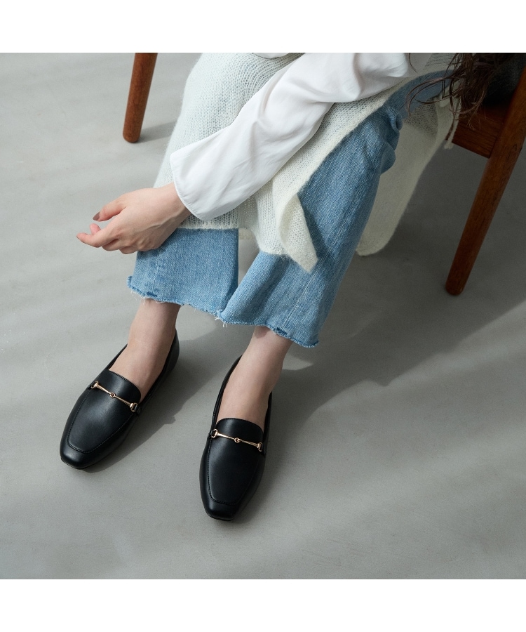 シーズンレス】やわらかな履き心地の母趾にやさしいビット シーズンレス】やわらかな履き心地の母趾にやさしいビット