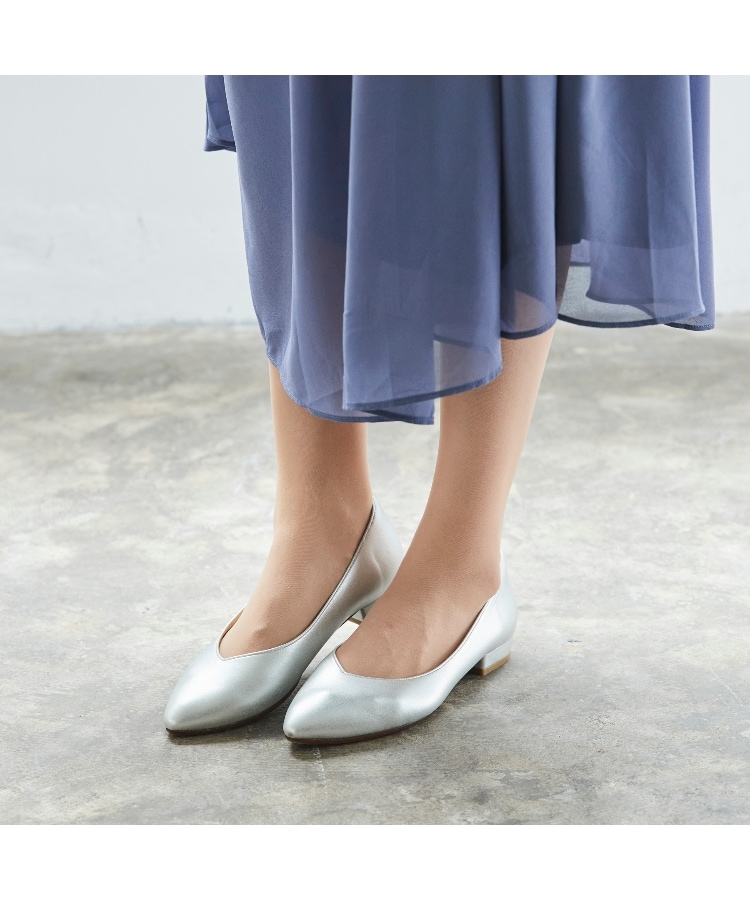 Vカットデザインで足元スッキリ「やわふわ美パンプス」MADE IN Vカットデザインで足元スッキリ「やわふわ美パンプス」MADE IN