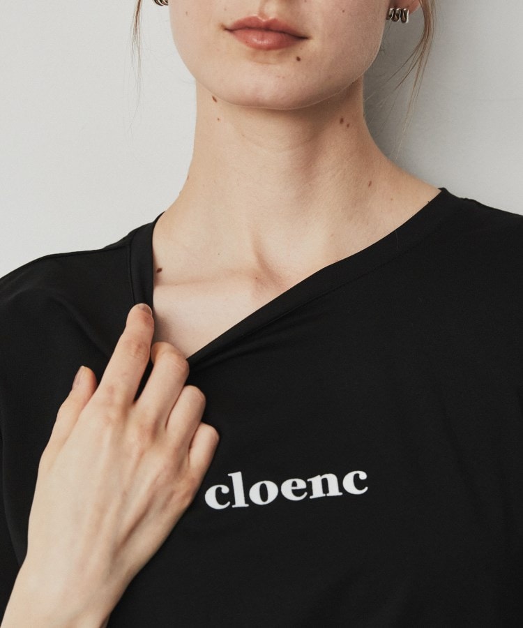 クロエンス(cloenc)のロゴ入りストレッチTシャツ5