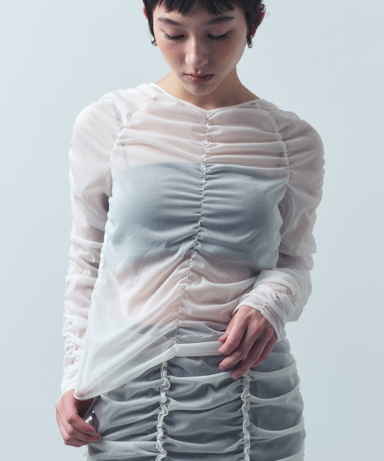 コードエー(CODE A)のsheer gathered jersey top オフホワイト(003)