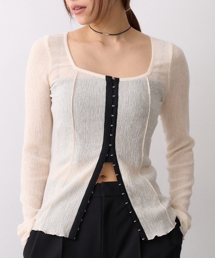 コードエー(CODE A)のfronthook sheer rib pullover オフホワイト(003)