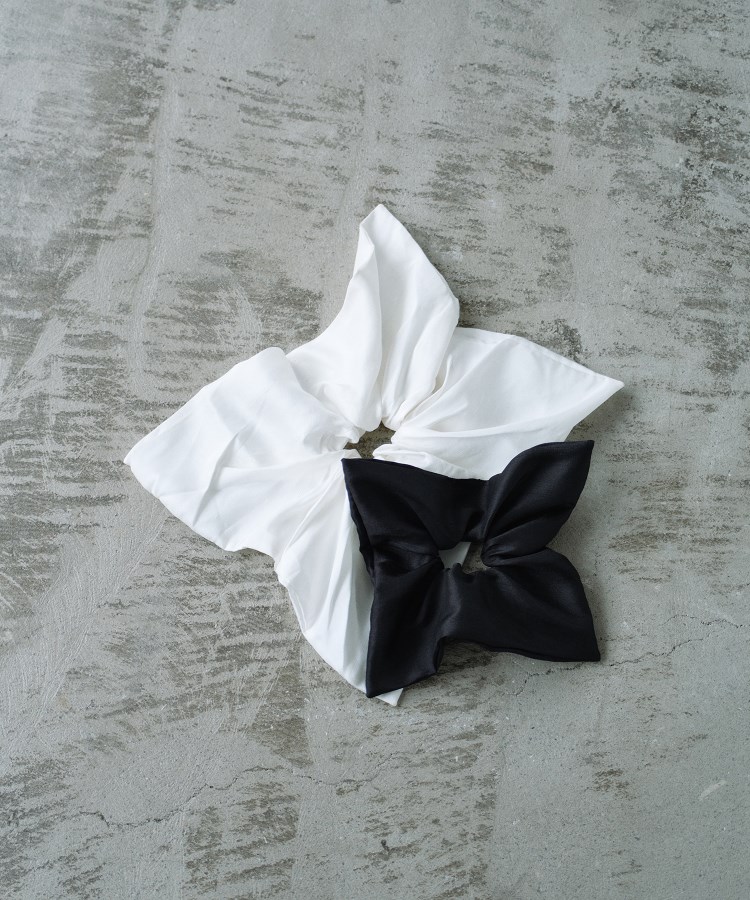 Silk Square Large Scrunchie – heyep