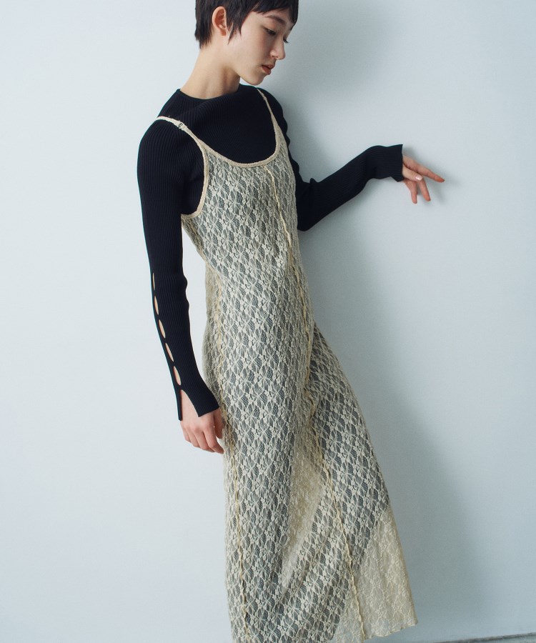 コードエー(CODE A)のstretch lace cami dress1