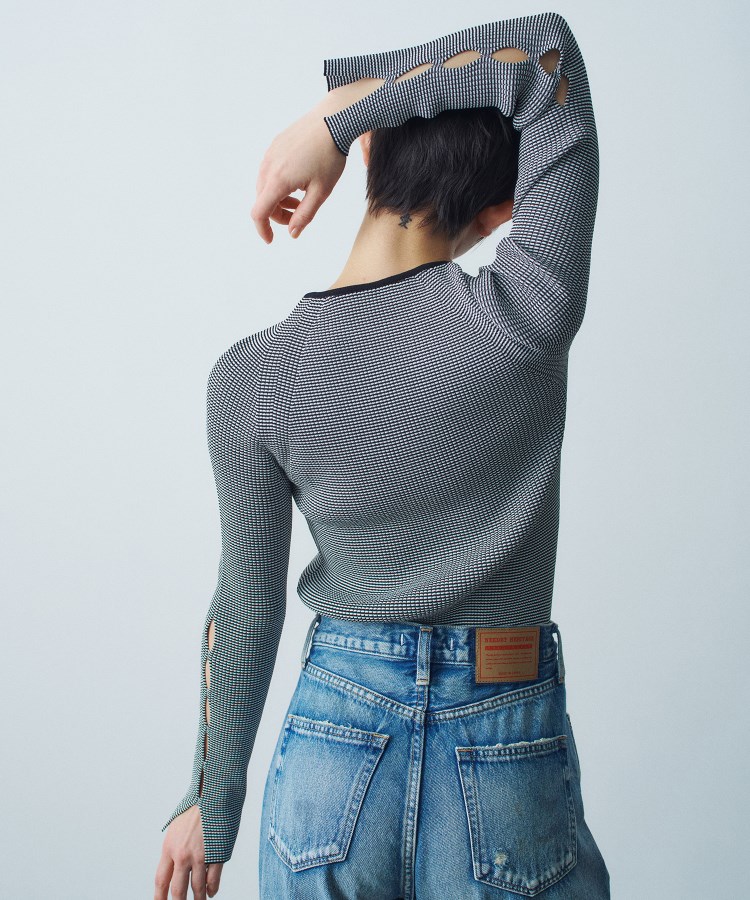 コードエー(CODE A)のhole sleeve knit2
