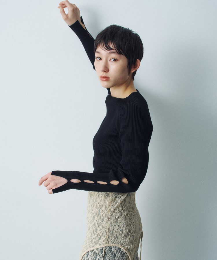 コードエー(CODE A)のhole sleeve knit ブラック(019)