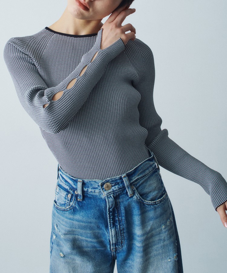 コードエー(CODE A)のhole sleeve knit ブラック(319)