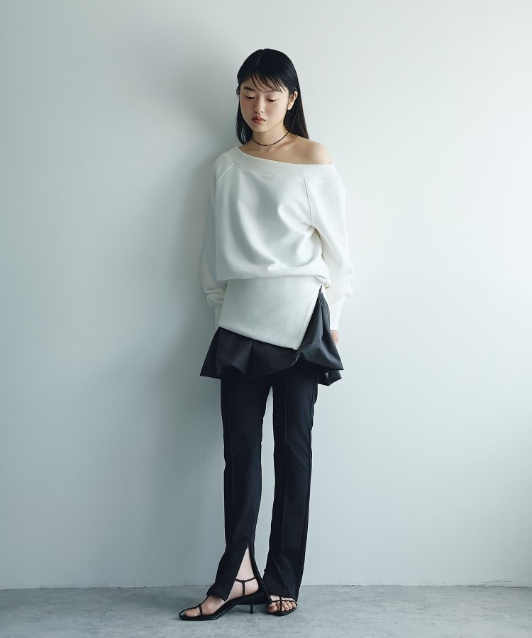 コードエー(CODE A)のoff－shoulder sweat14