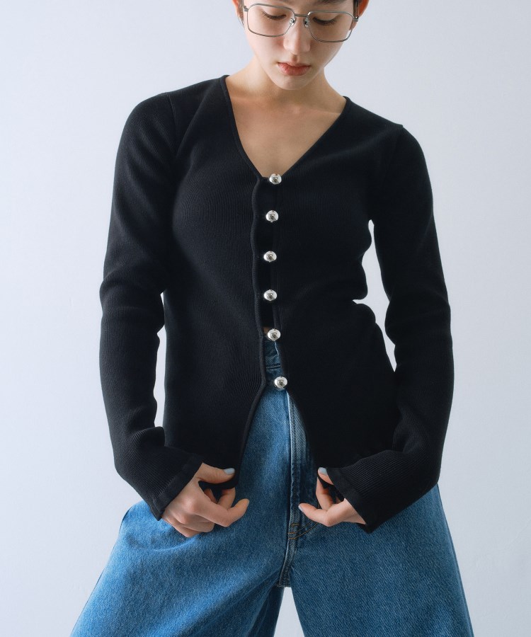 コードエー(CODE A)のmetal buttons knit cardigan1