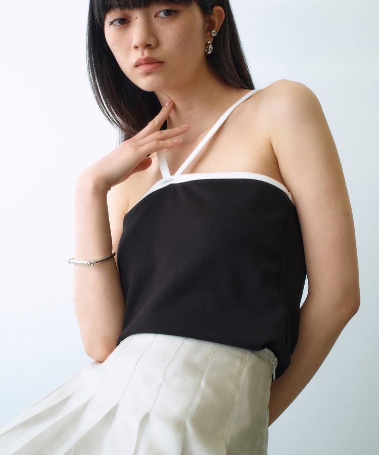 コードエー(CODE A)のdesign cut camisole ブラック(519)