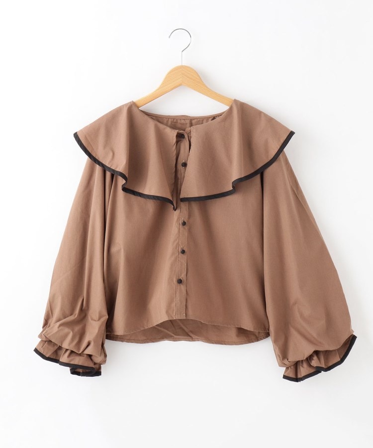 オフプライスストア(ウィメン)(OFF PRICE STORE(Women))のCHILLE パイピング衿フリルブラウス キャメルブラウン(041)