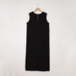 オフプライスストア(ウィメン)(OFF PRICE STORE(Women))のqout（コウト） パール調ボタン付きスリット入りワンピース2