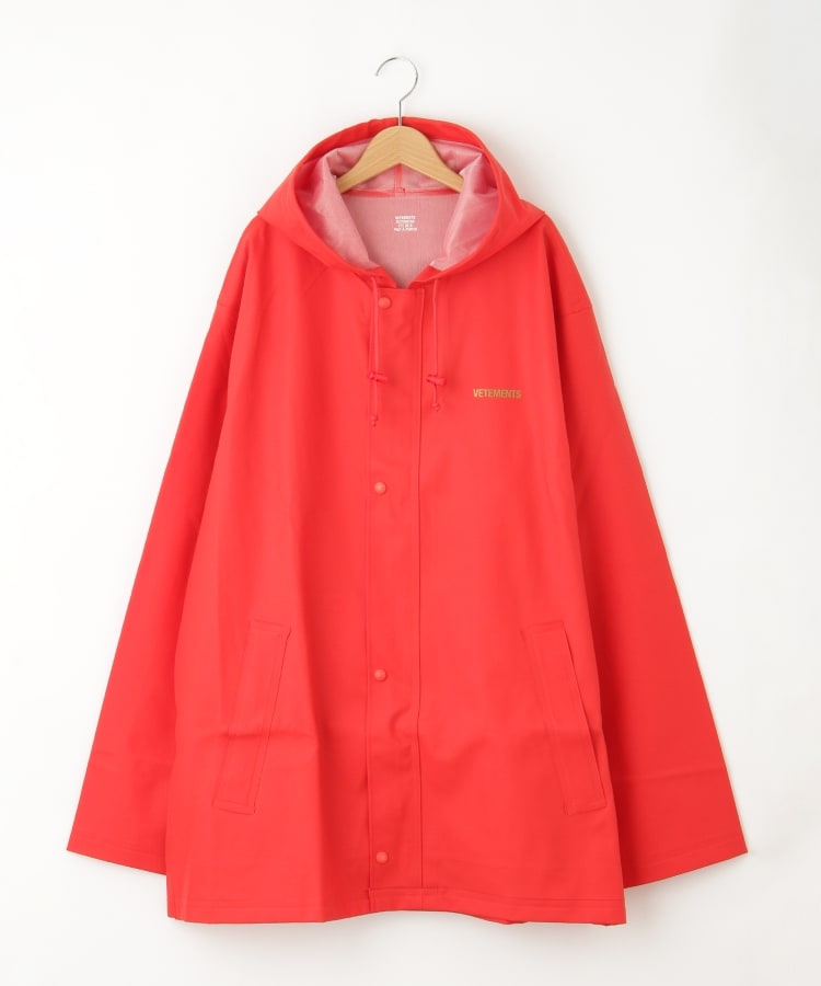VETEMENTS(ヴェトモン) ロゴプリントロングレインコート(レイン VETEMENTS(ヴェトモン) ロゴプリントロングレインコート(レイン