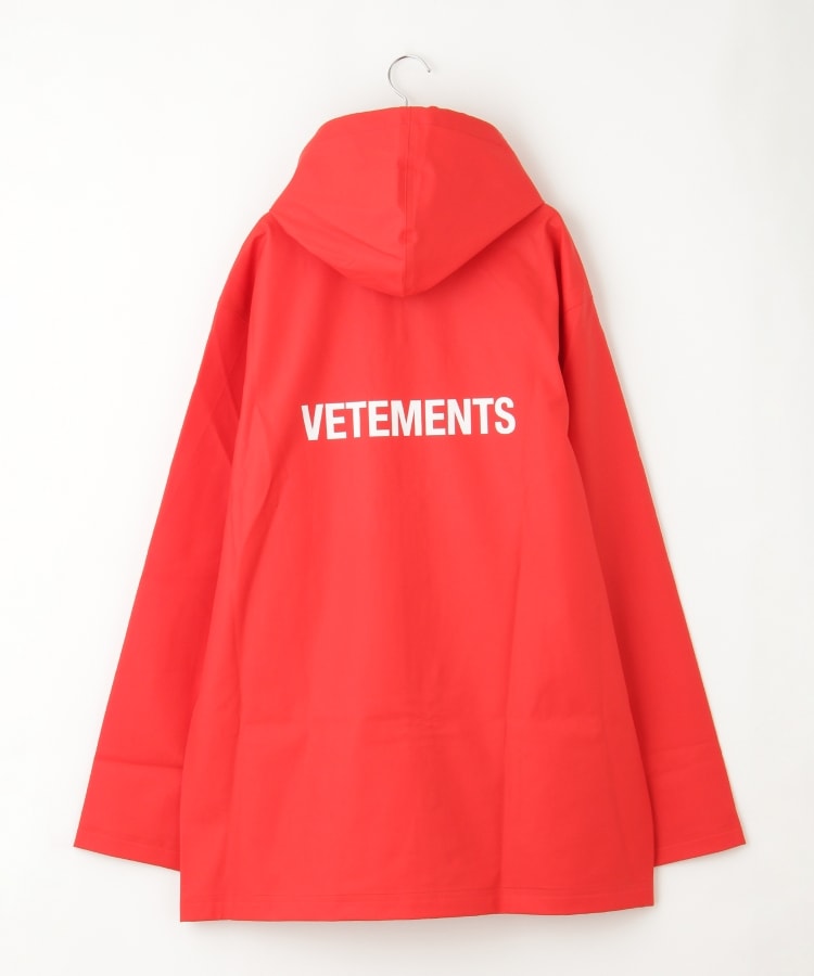 VETEMENTS(ヴェトモン) ロゴプリントロングレインコート(レイン VETEMENTS(ヴェトモン) ロゴプリントロングレインコート(レイン
