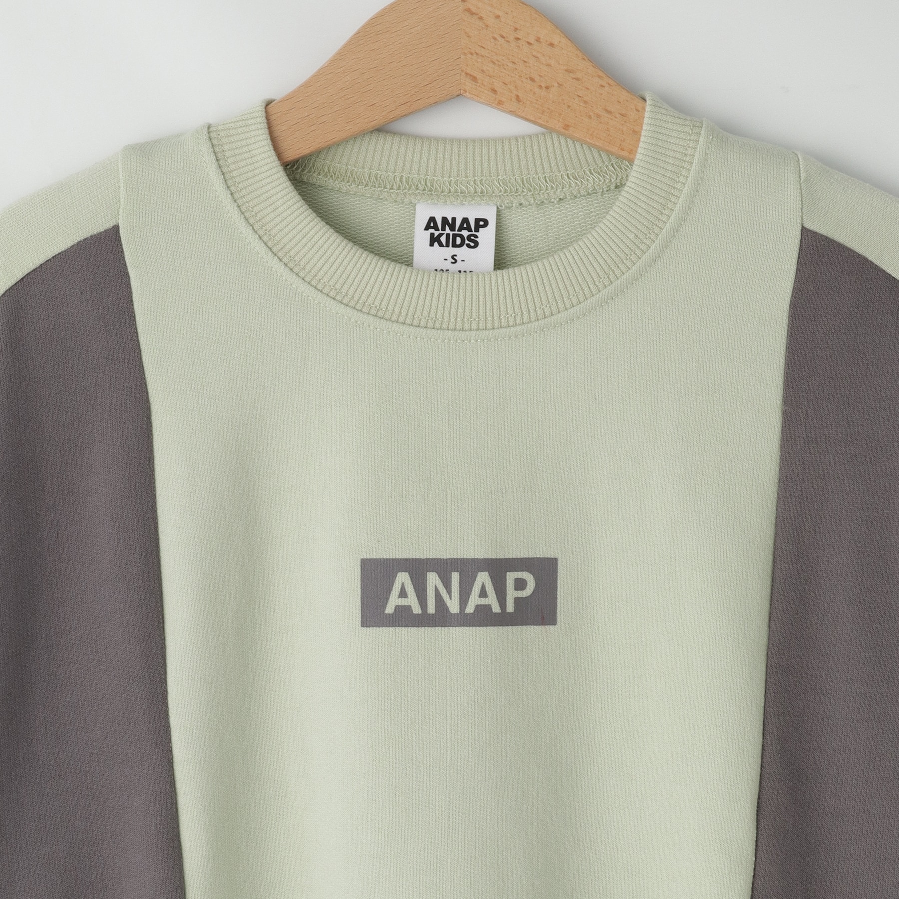 オフプライスストア(キッズ)(OFF PRICE STORE(Kids))のANAP KIDS（アナップキッズ） 配色ロゴトレーナー3