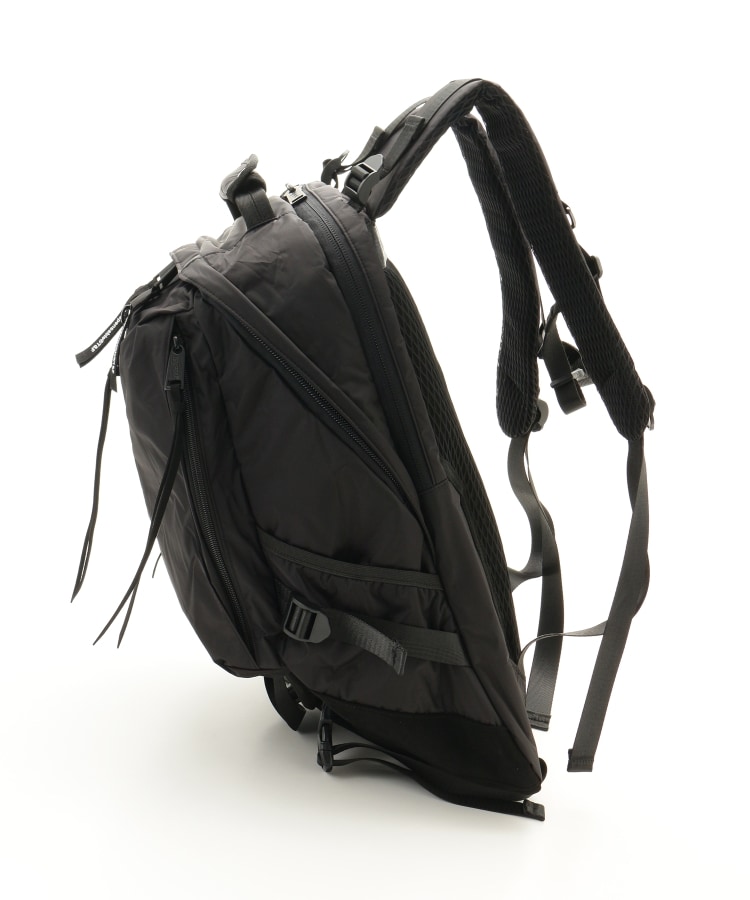 オフプライスストア(ファッショングッズ)(OFF PRICE STORE(Fashion Goods))のINDISPENSABLE(インディスペンサブル） たてジッパー多機能バックパック2