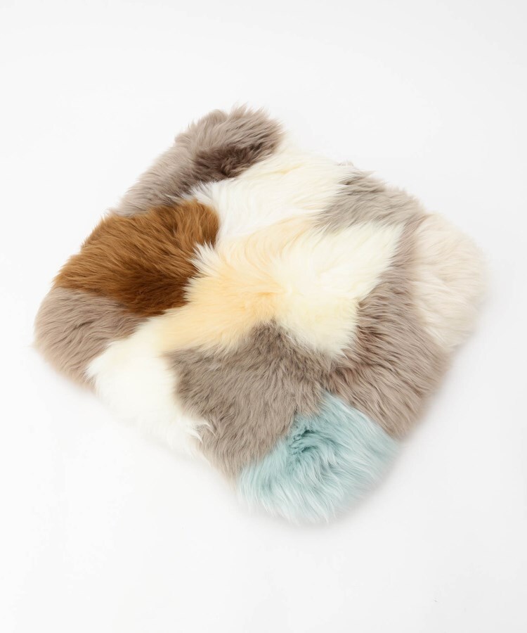 オフプライスストア(ファッショングッズ)(OFF PRICE STORE(Fashion Goods))のSheep House 長毛スクラップクッション1
