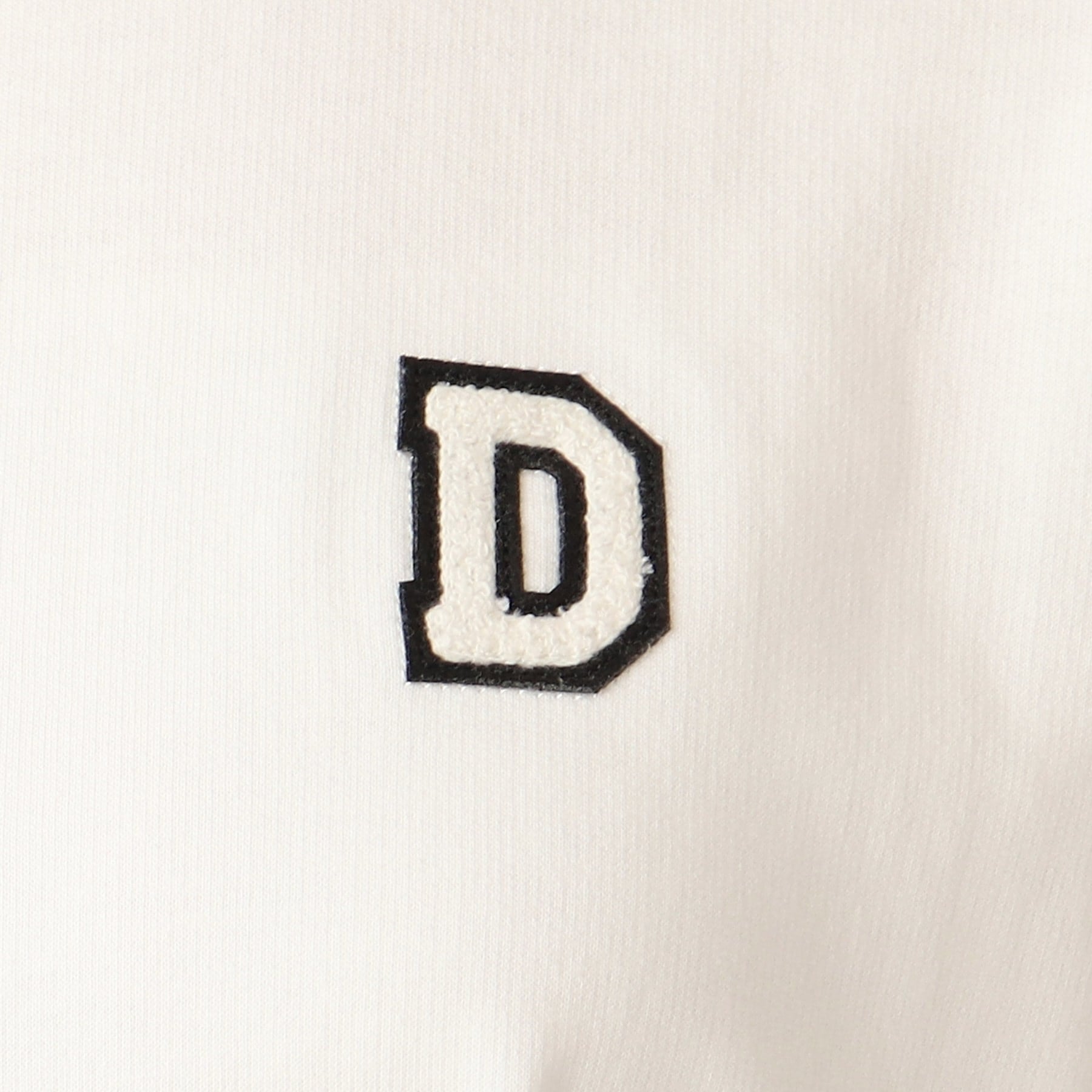 デッサン（ユニセックス）(Dessin(UNISEX))の【ユニセックス・洗える】ロゴ刺繍Tシャツ4
