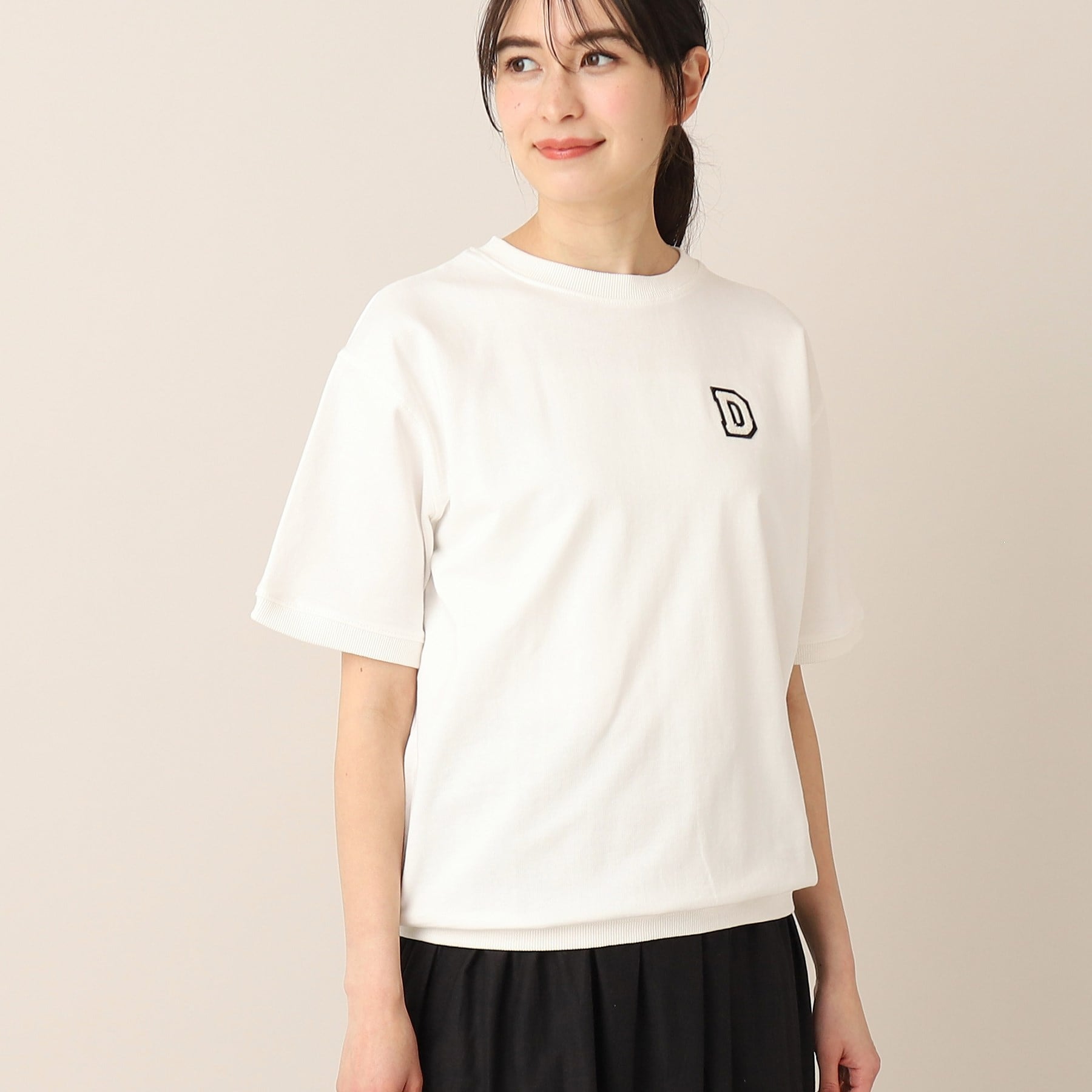 デッサン（ユニセックス）(Dessin(UNISEX))の【ユニセックス・洗える】ロゴ刺繍Tシャツ ホワイト(001)