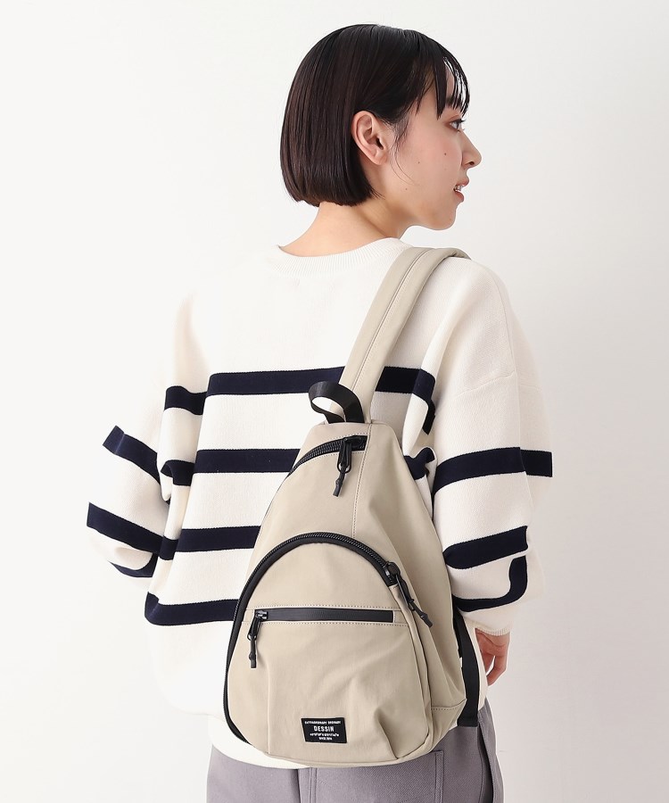 デッサン（ユニセックス）(Dessin(UNISEX))の【軽量・多ポケット】ナイロンボディバッグ3