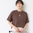 デッサン（ユニセックス）(Dessin(UNISEX))の【ユニセックス】MLB/ロゴ入りTシャツ ブラウン(043)