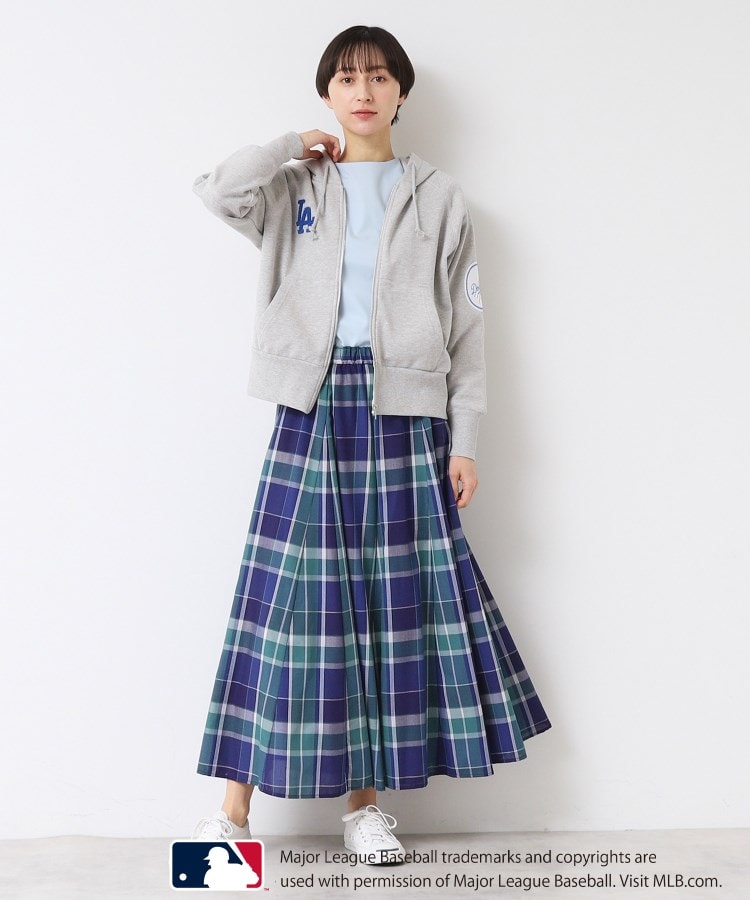デッサン（ユニセックス）(Dessin(UNISEX))の【ユニセックス】MLB/ロゴ入り吊り裏毛パーカ3