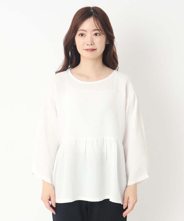 ヨリモ(YORIMO)の【構築的なシルエット】一枚でサマになるデザインプルオーバー1