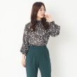 ヨリモ(YORIMO)の【大人の花柄】シャーリングブラウス11