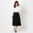 ヨリモ(YORIMO)のパール調付きカットジョーゼットブラウス14
