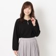 ヨリモ(YORIMO)のパール調付きカットジョーゼットブラウス ブラック(019)
