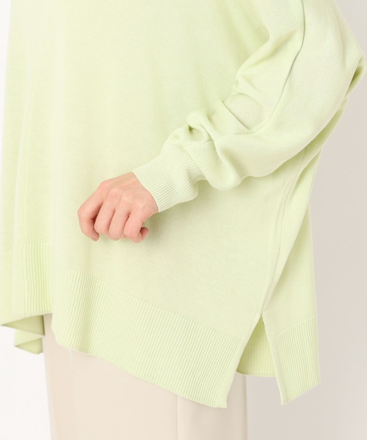 ヨリモ(YORIMO)の【洗える】ゆとりサイズのVネックニットプルオーバー5