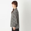 ヨリモ(YORIMO)の【フラワープリント・着脱ラクチン】シャーリングブラウス2