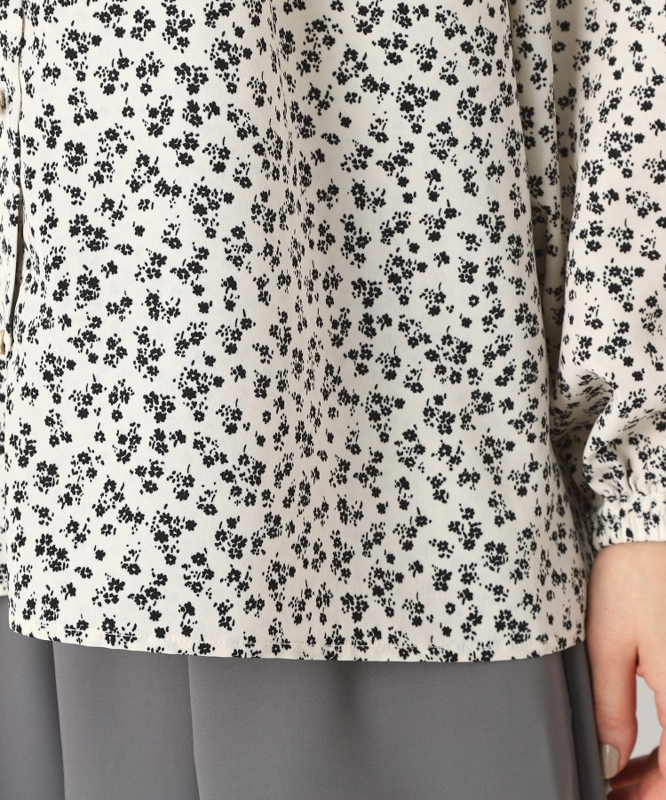 ヨリモ(YORIMO)の【フェミニン・キレイめ】バンドカラー小花柄ブラウス6