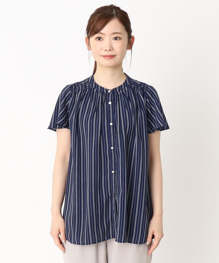 ヨリモ(YORIMO)の【通勤にもおすすめ】ストライプバンドカラーブラウス1