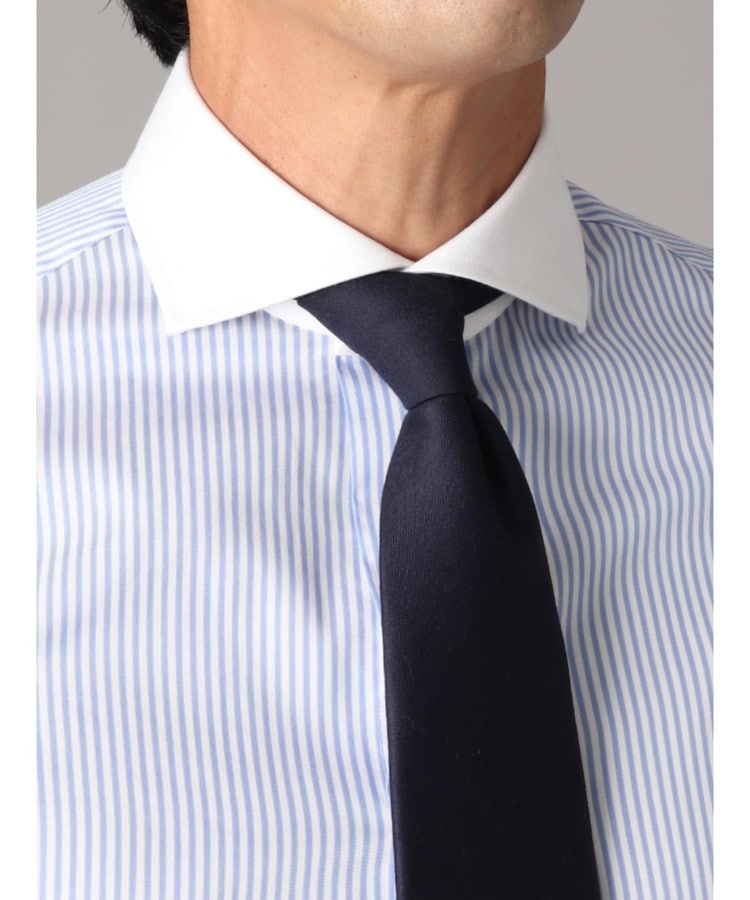カミチャニスタ(CAMICIANISTA)のHorizontal ツイル ｜ クレリックストライプシャツ1