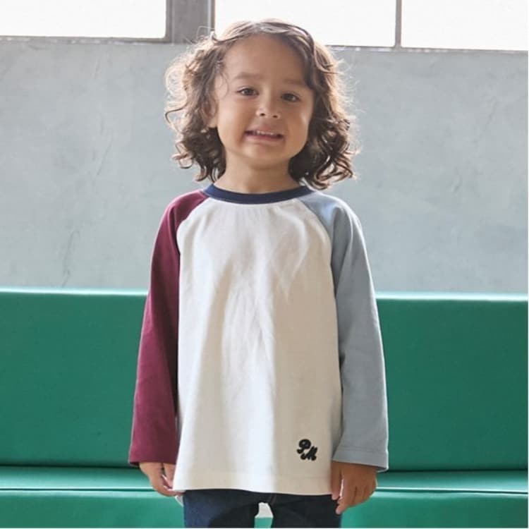 プティマイン(petit main)の【オーガニック】配色ラグランTシャツ Ｔシャツ